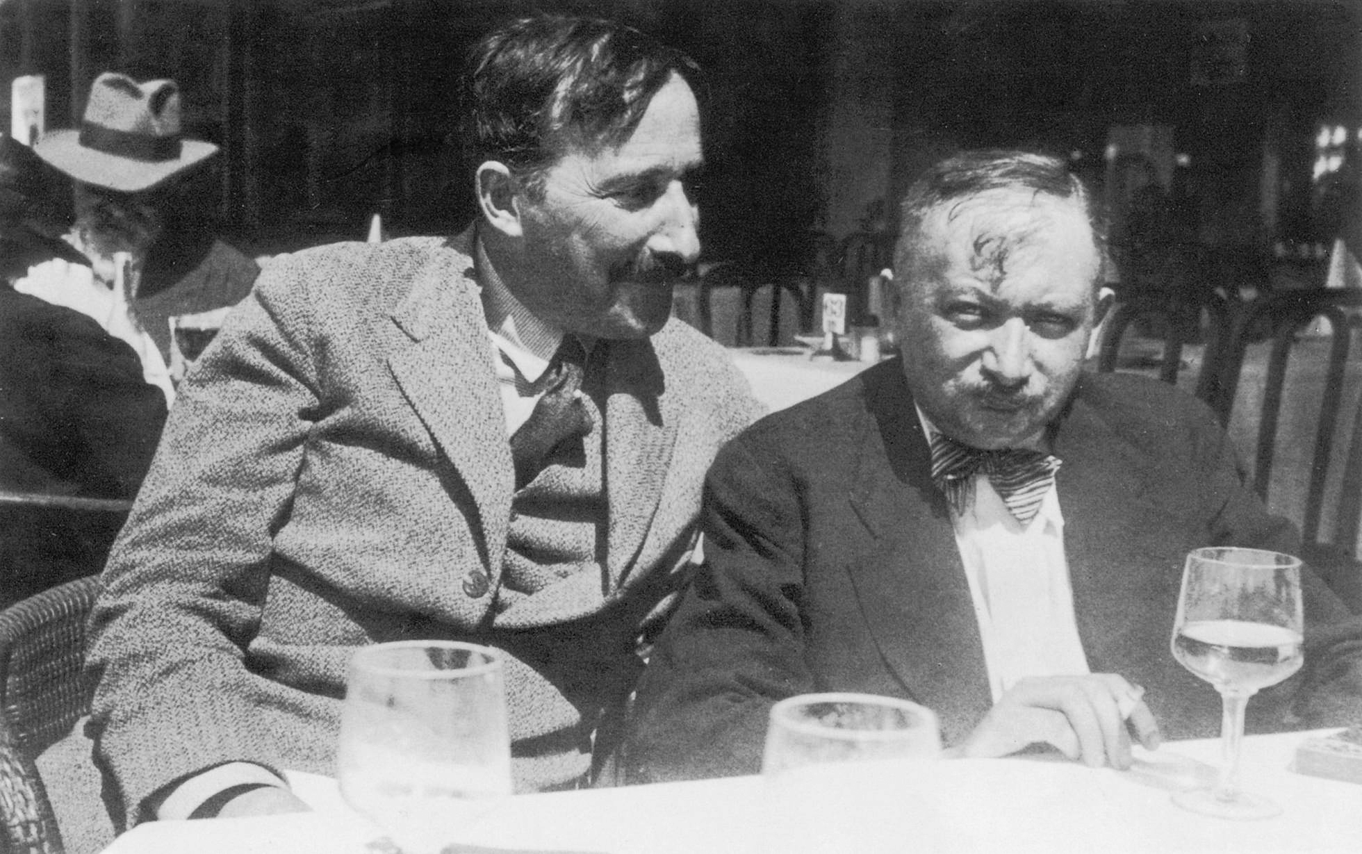 Stefan Zweig und Joseph Roth 1936 in Ostende.